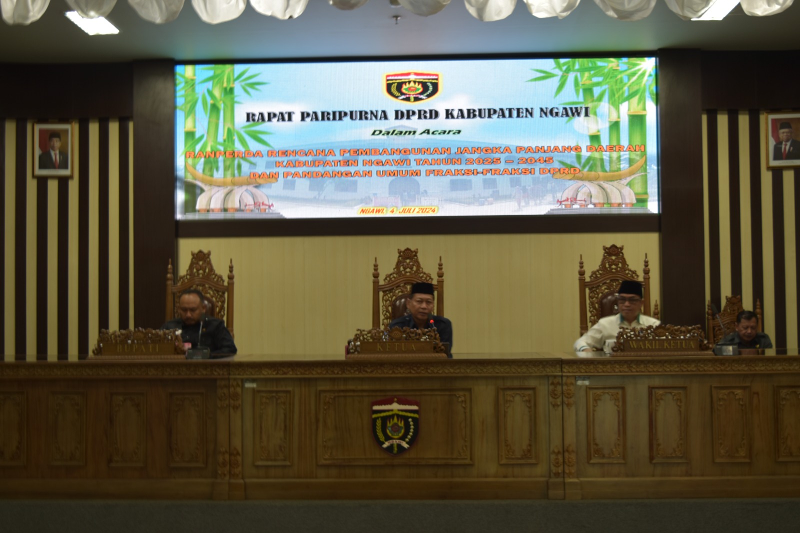 Rapat Paripurna Pembahasan Persetujuan Ranperda Rencana Pembangunan Jangka Panjang Daerah ( RPJPD ) Kabupaten Ngawi Tahun 2025 -2045